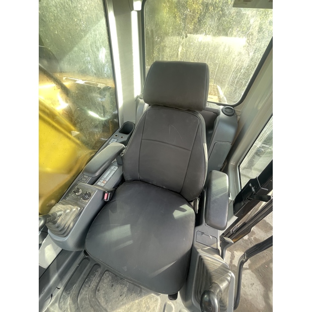 2024 كاتربيلر 320D2L-43943415