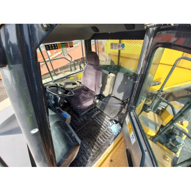 2017 Komatsu HM400-3R-43943785