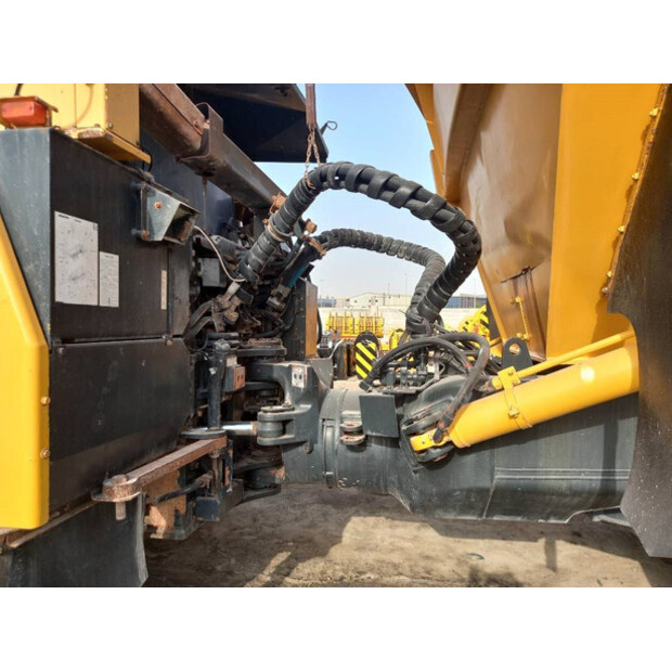 2017 Komatsu HM400-3R-43943802