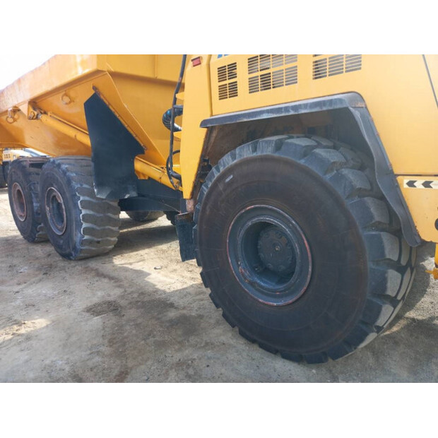 2017 Komatsu HM400-3R-43943808
