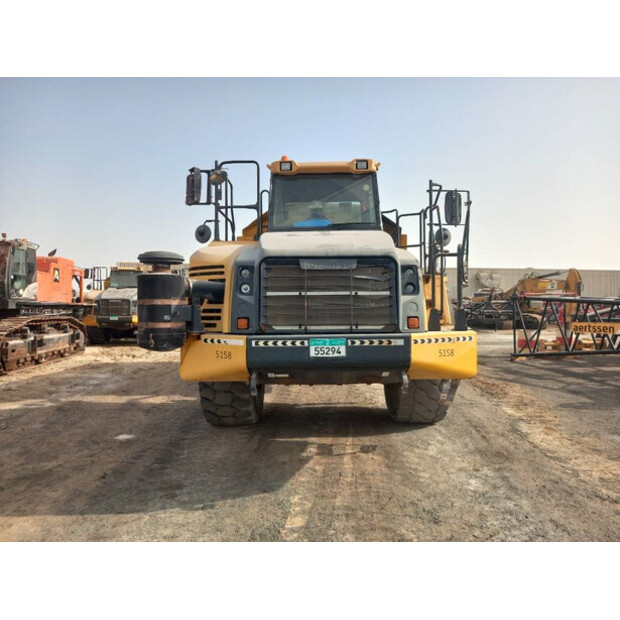 2017 كوماتسو HM400-3R-43943839