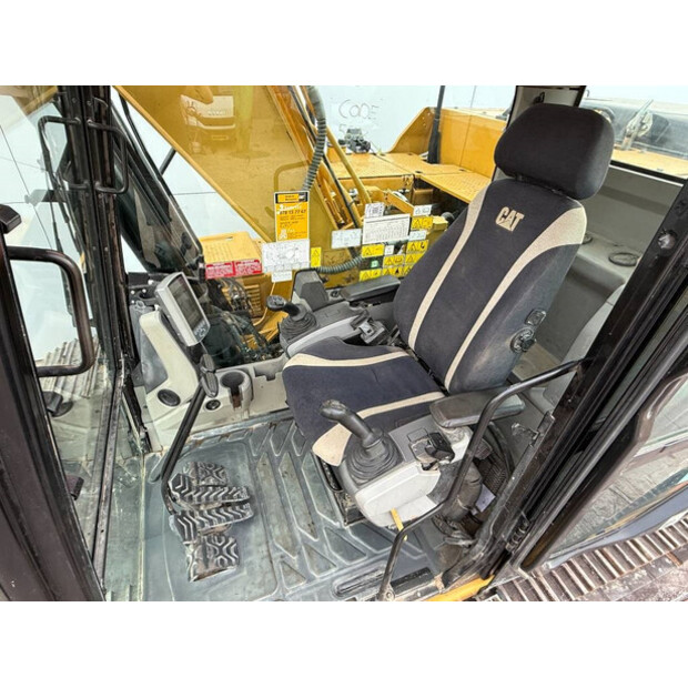 2017 كاتربيلر 318FL-43943896