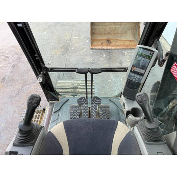 2017 كاتربيلر 318FL-43943897