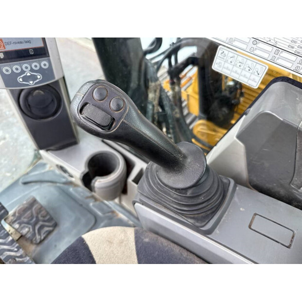 2017 كاتربيلر 318FL-43943899