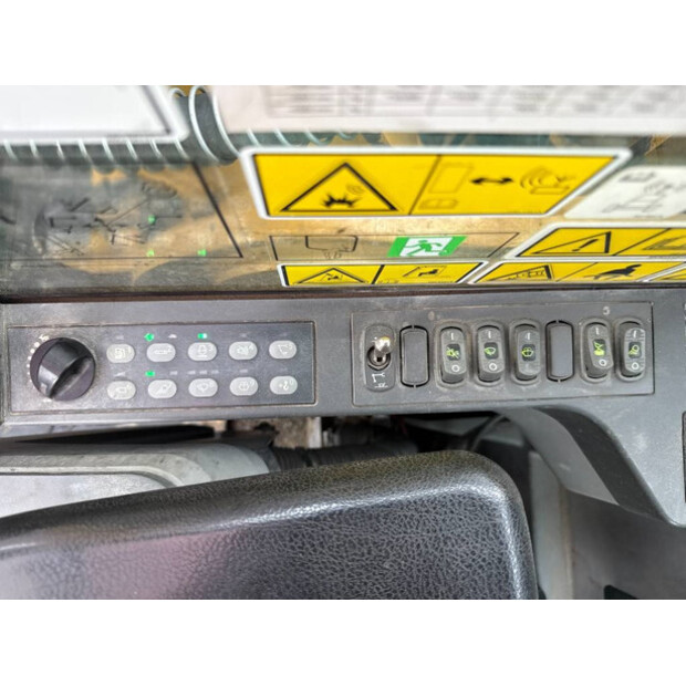 2017 كاتربيلر 318FL-43943900