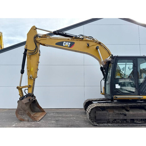 2017 كاتربيلر 318FL-43943904