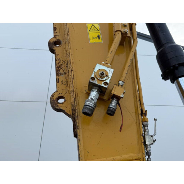 2017 كاتربيلر 318FL-43943906