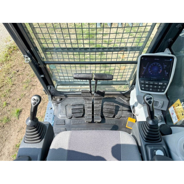 2025 Hyundai HX360L-43944086