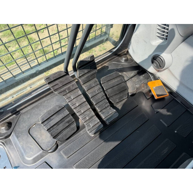 2025 Hyundai HX360L-43944087