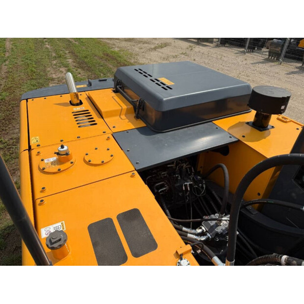 2025 Hyundai HX360L-43944102