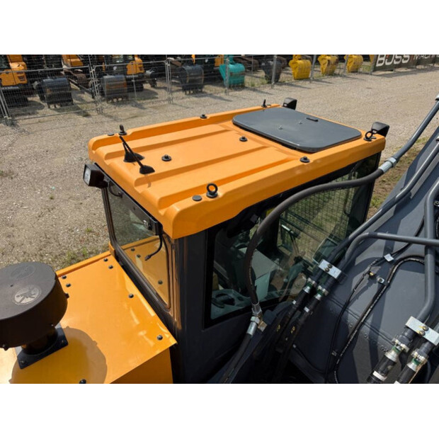 2025 Hyundai HX360L-43944103