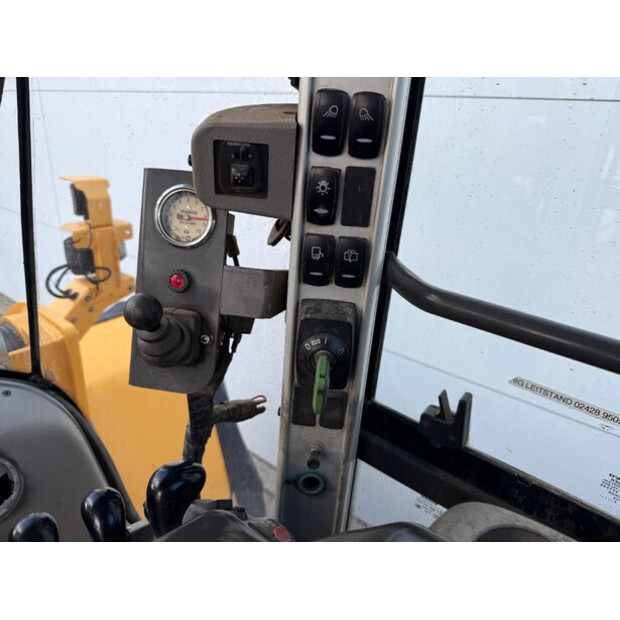 2017 Volvo L220H-43944613