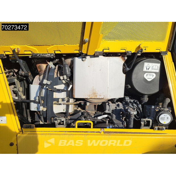 2018 Komatsu D65PX-18-43945717