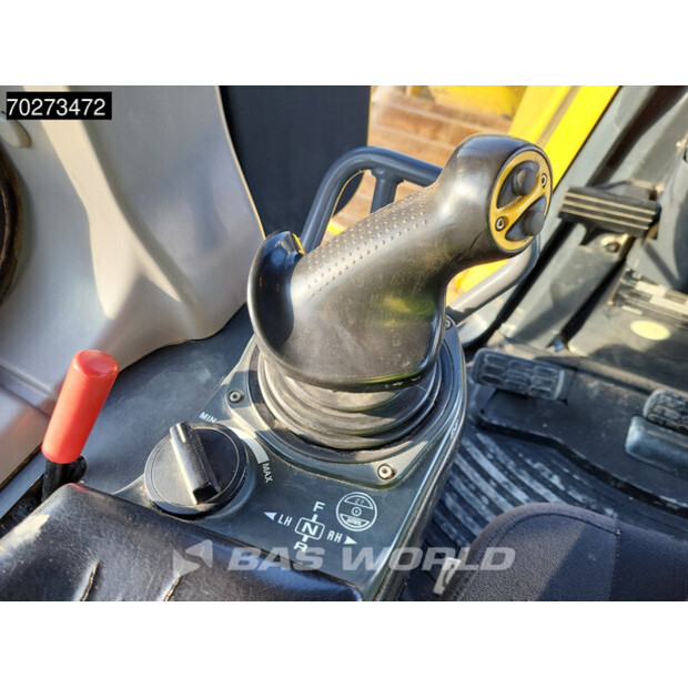 2018 Komatsu D65PX-18-43945765