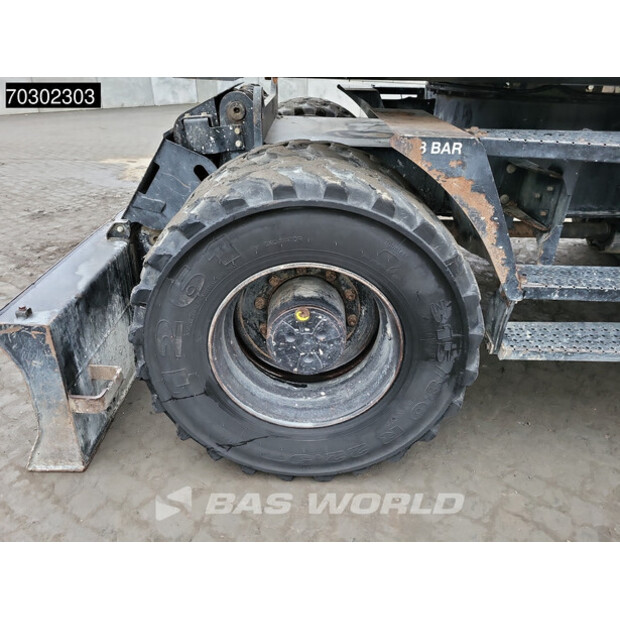 2017 هيتاشى ZX140W-6-43946066