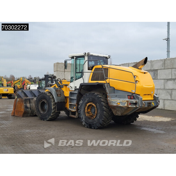 2017 ليبهير L556-43946167