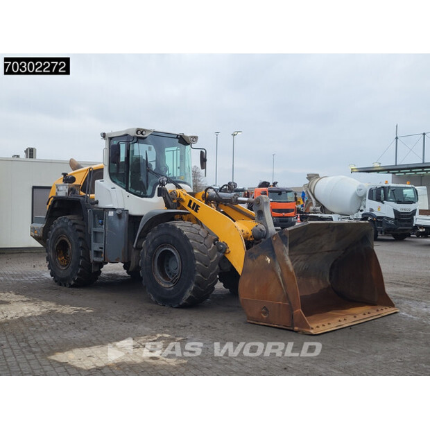 2017 ليبهير L556-43946172