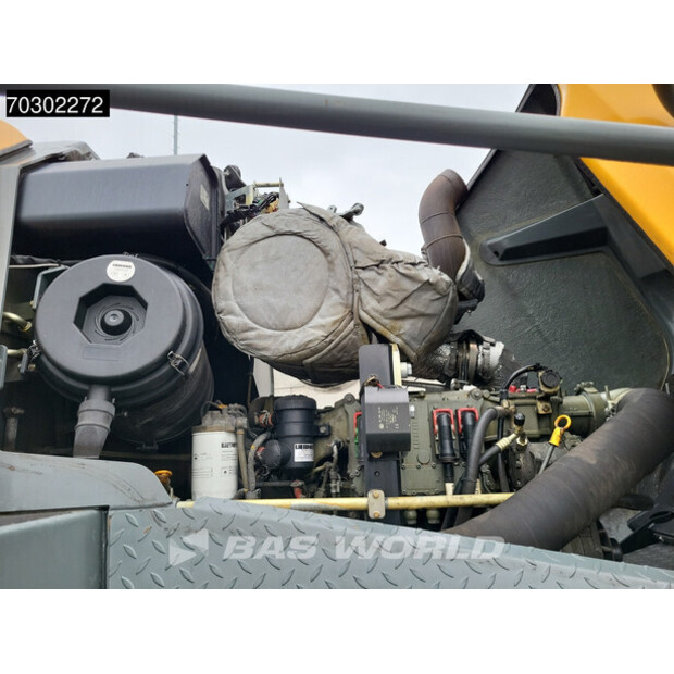 2017 ليبهير L556-43946182