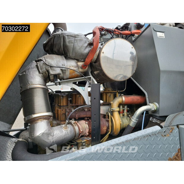 2017 ليبهير L556-43946184