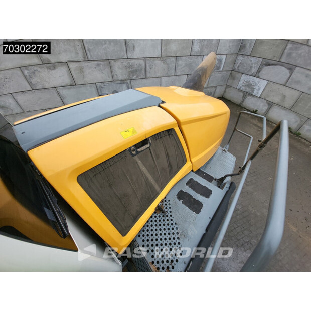 2017 ليبهير L556-43946187