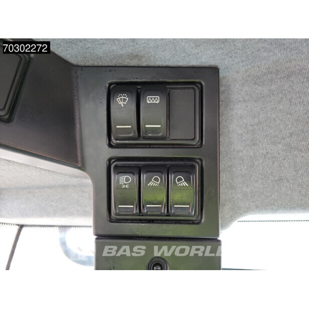 2017 ليبهير L556-43946205