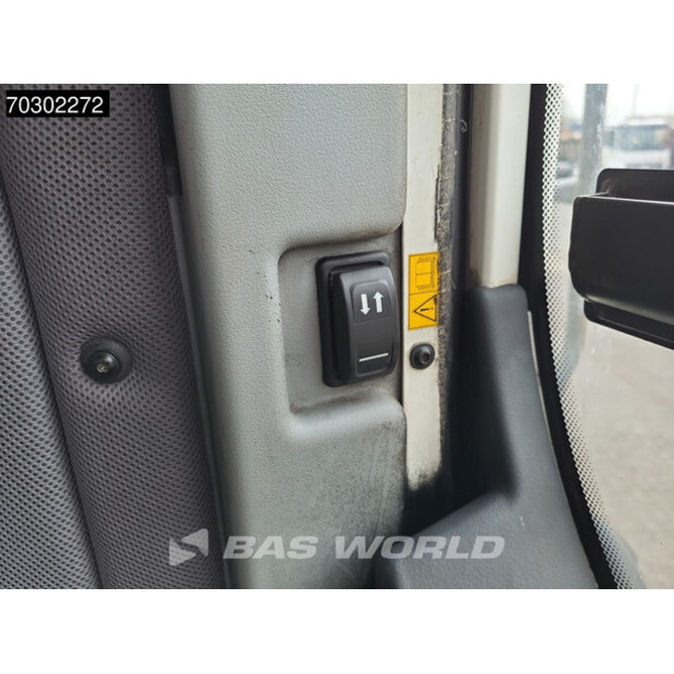 2017 ليبهير L556-43946206