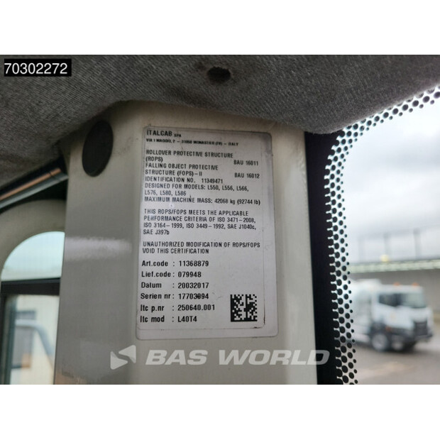 2017 ليبهير L556-43946210