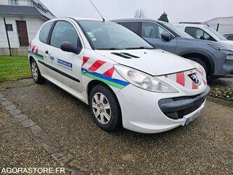 2010-peugeot-206-1389033-43960328