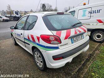 2010-peugeot-206-1389033-43960330