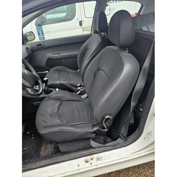 2010 بيجو 206-43960332