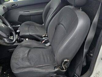 2010-peugeot-206-1389033-43960332