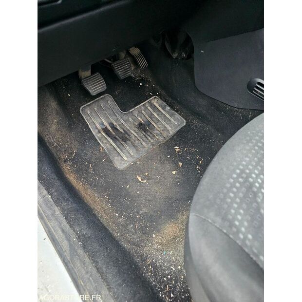 2010 بيجو 206-43960333