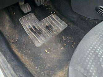 2010-peugeot-206-1389033-43960333