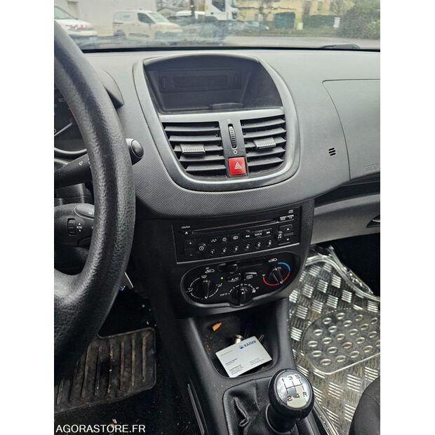 2010 بيجو 206-43960334