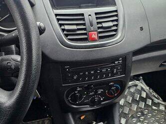 2010-peugeot-206-1389033-43960334