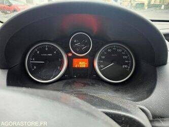 2010-peugeot-206-1389033-43960335