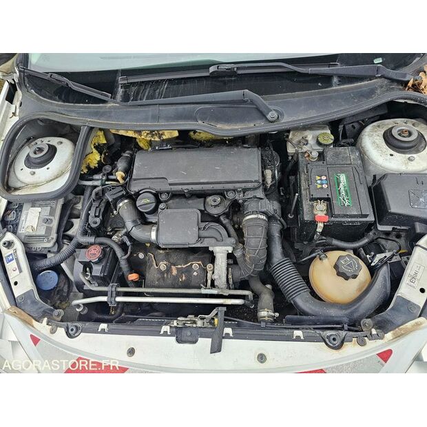 2010 بيجو 206-43960339