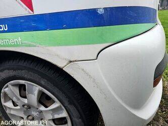 2010-peugeot-206-1389033-43960347