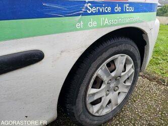 2010-peugeot-206-1389033-43960348