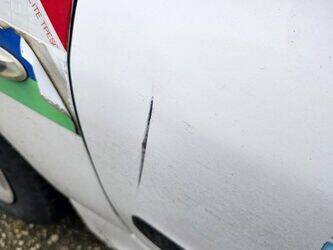 2010-peugeot-206-1389033-43960349