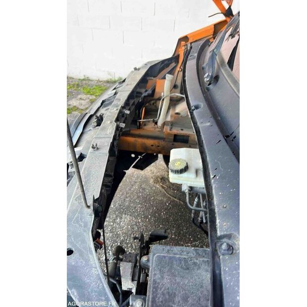 2016 رينو Master-43961454