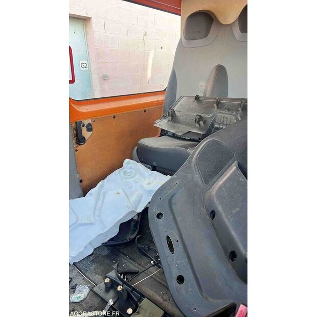 2016 رينو Master-43961455