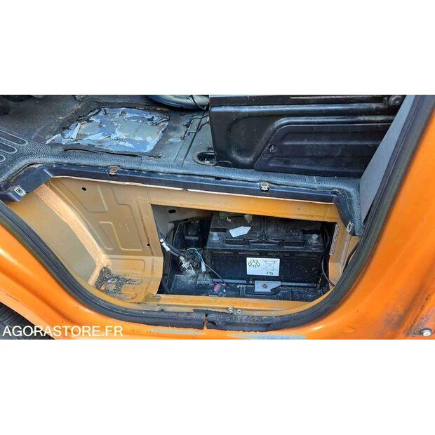 2016 رينو Master-43961459