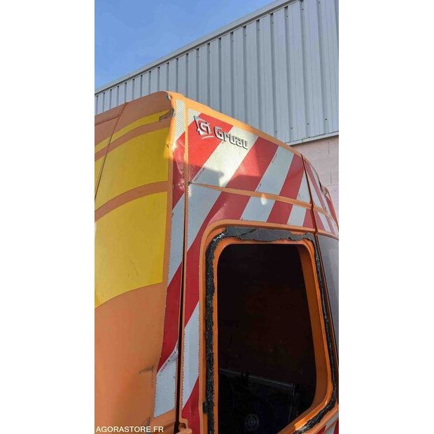 2016 رينو Master-43961466