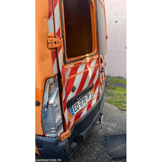 2016 رينو Master-43961467