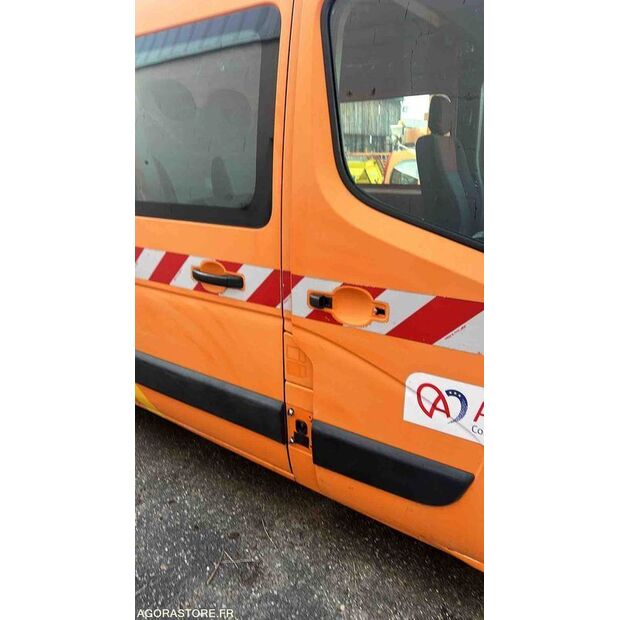 2016 رينو Master-43961473