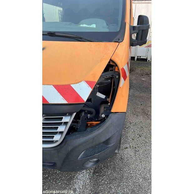 2016 رينو Master-43961474