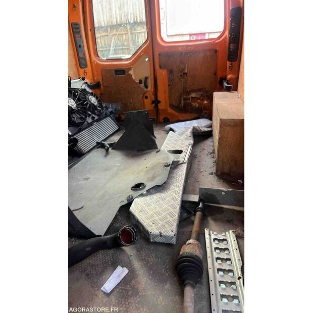 2016 رينو Master-43961480