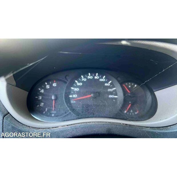 2016 رينو Master-43961487