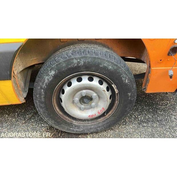 2016 رينو Master-43961490